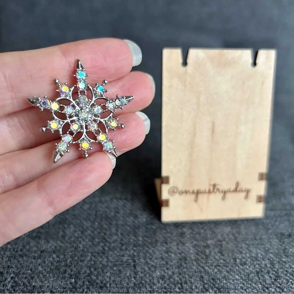 Silver Snowflake Rhinestone Fashion Brooch Pin Borealis